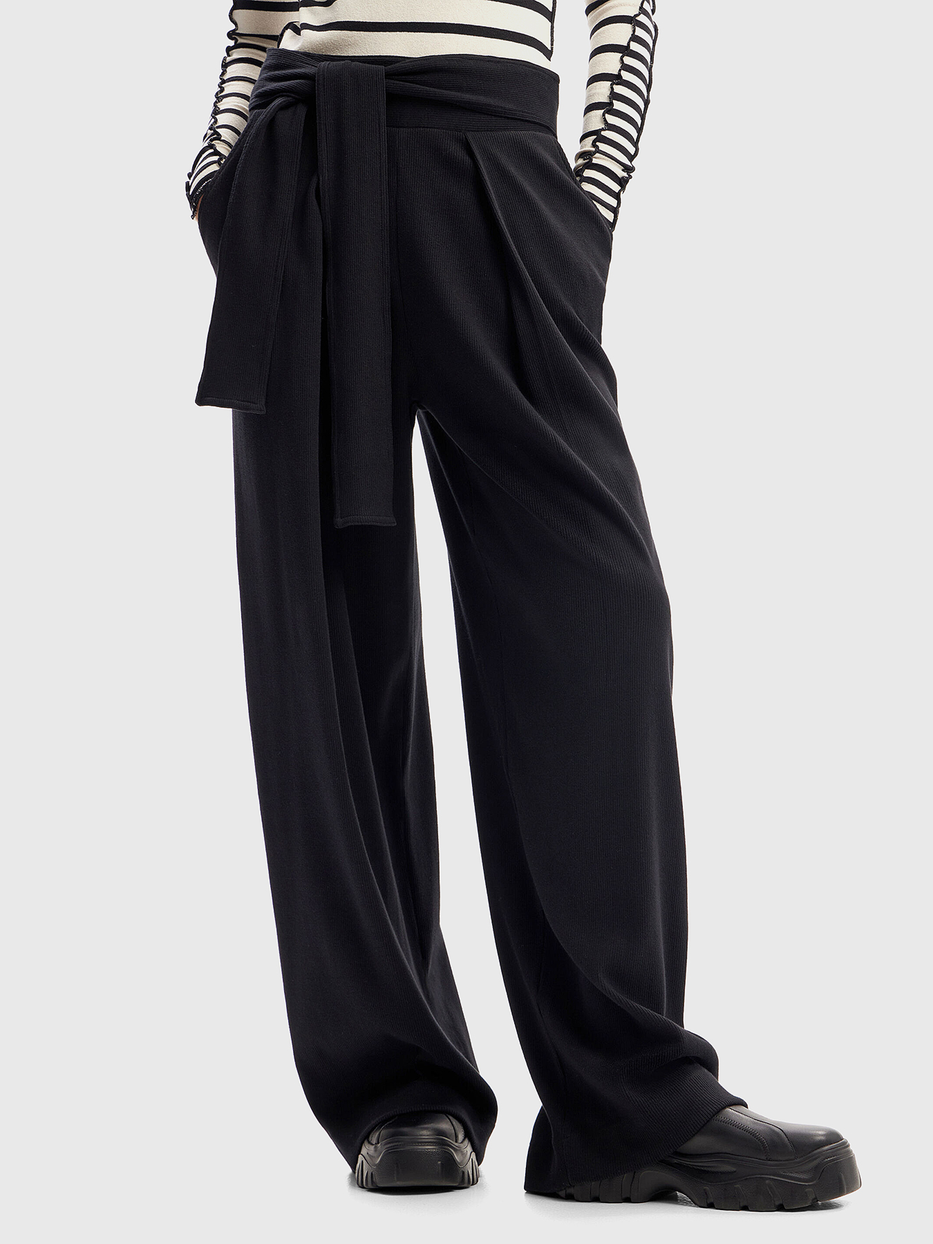 Black pants with wide legs brand DESIGUAL
