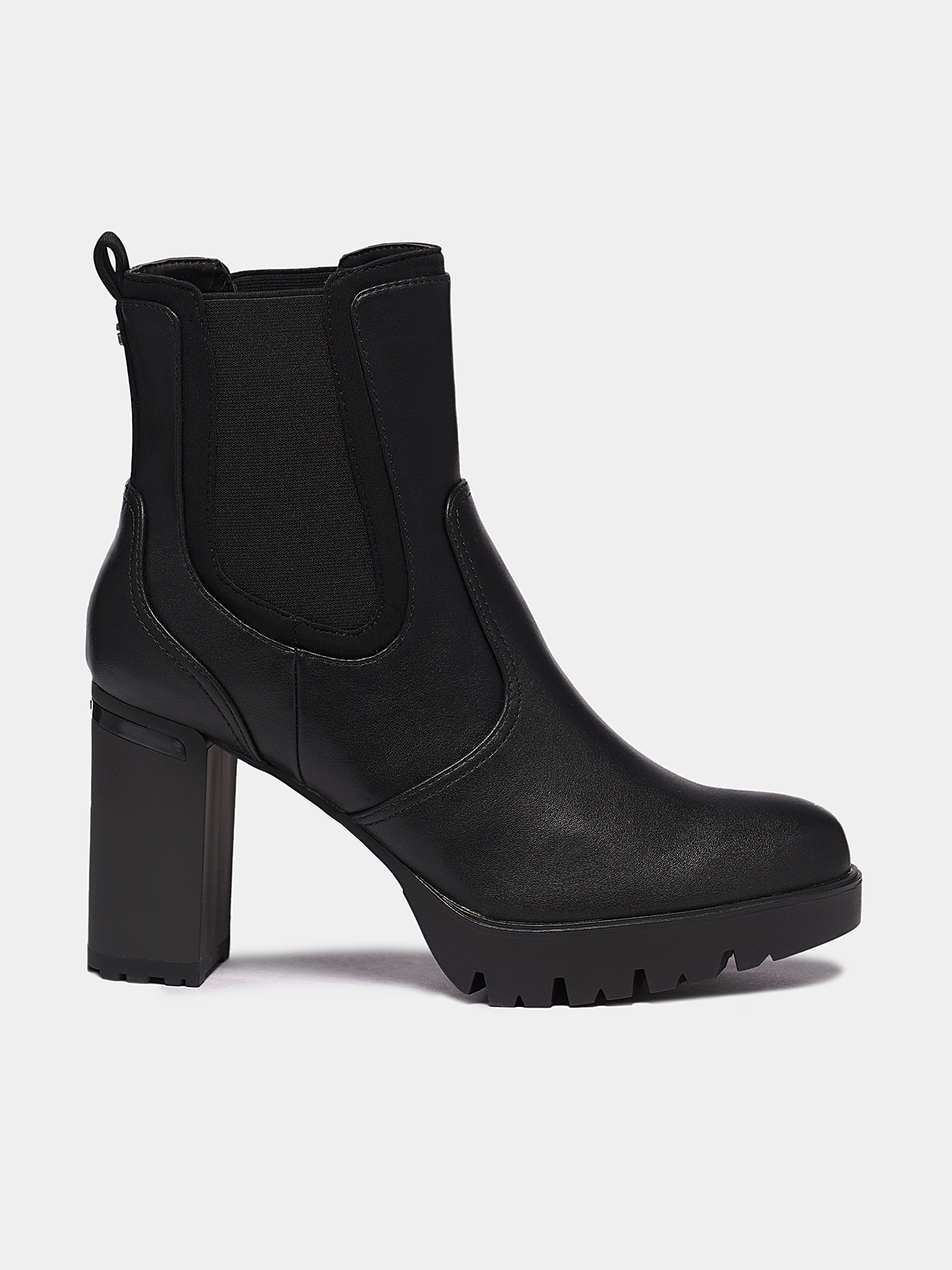 SABINA Boots brand GUESS — Globalbrandsstore.com/en