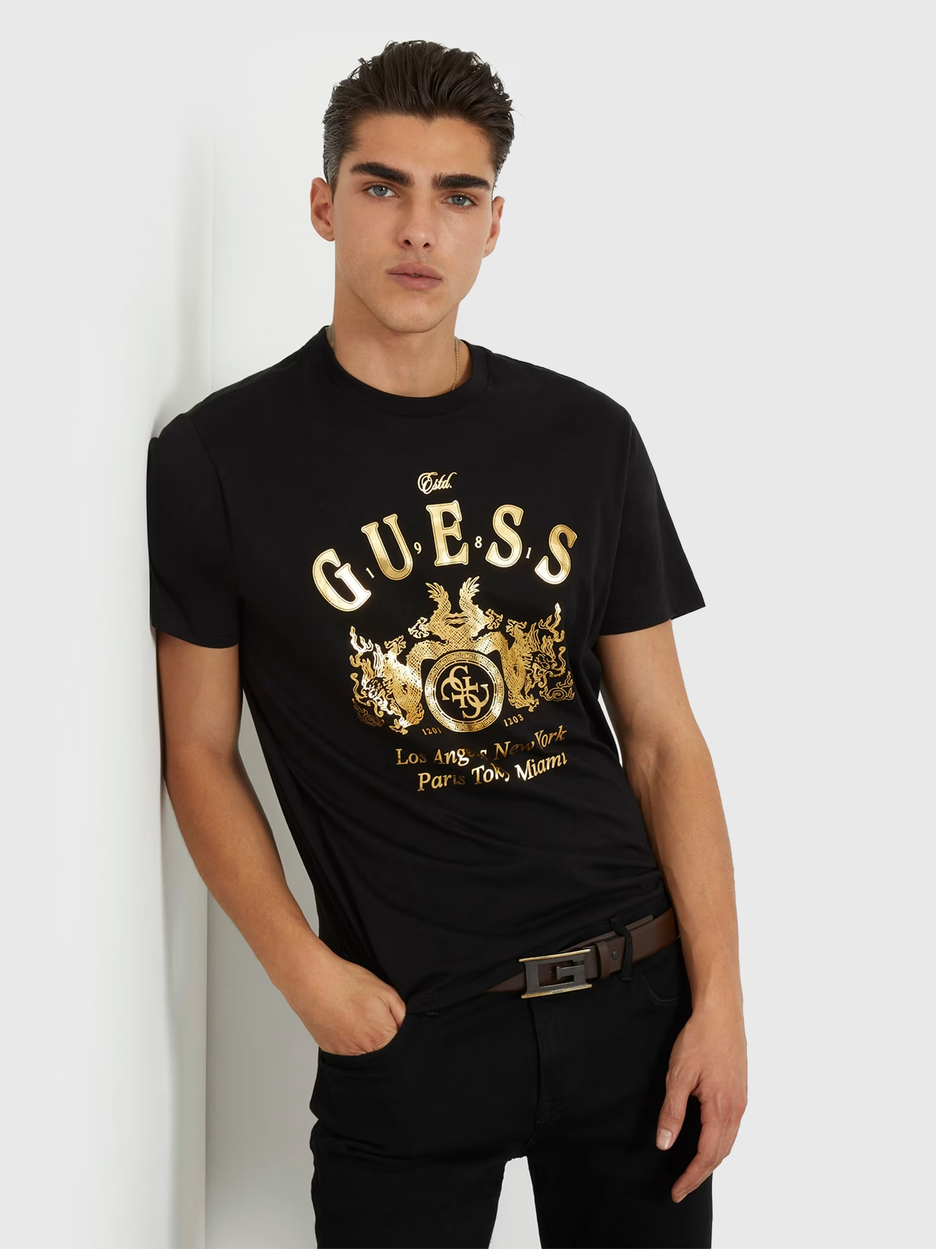 Cotton T-shirt with gold logo brand GUESS — Globalbrandsstore.com/en