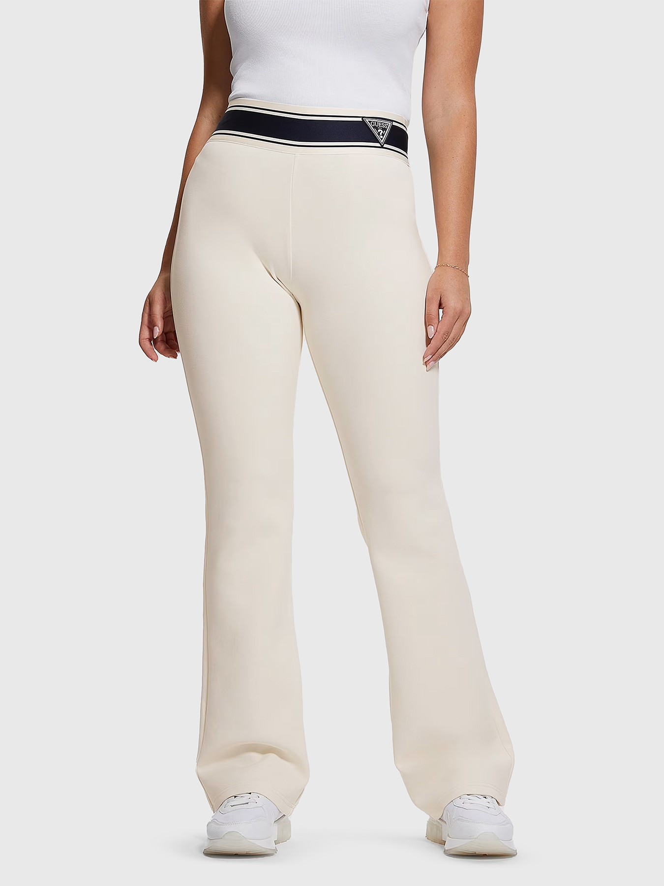 Ecru sweatpants brand GUESS — Globalbrandsstore.com/en