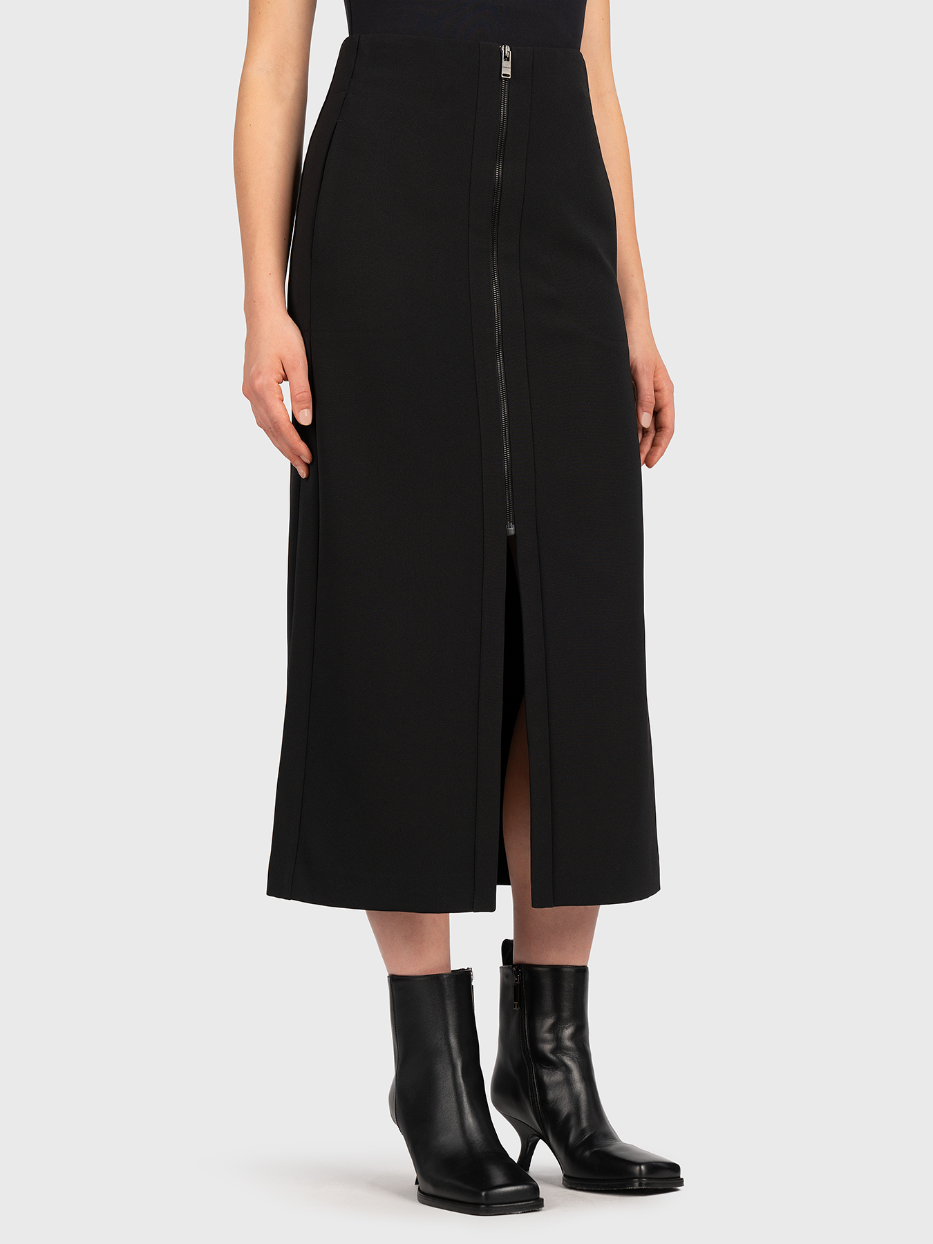 Black skirt with midi legth with zipper brand TRUSSARDI