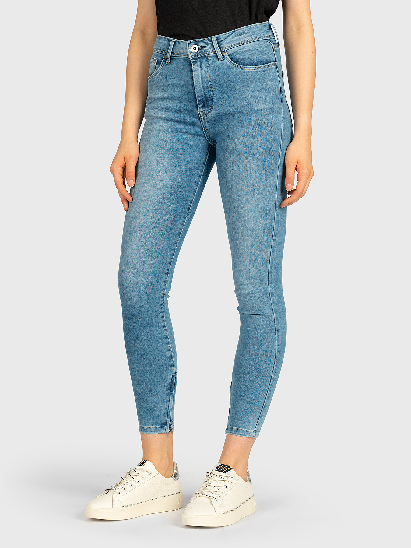 CHER light blue jeans brand Pepe Jeans — Globalbrandsstore.com/en