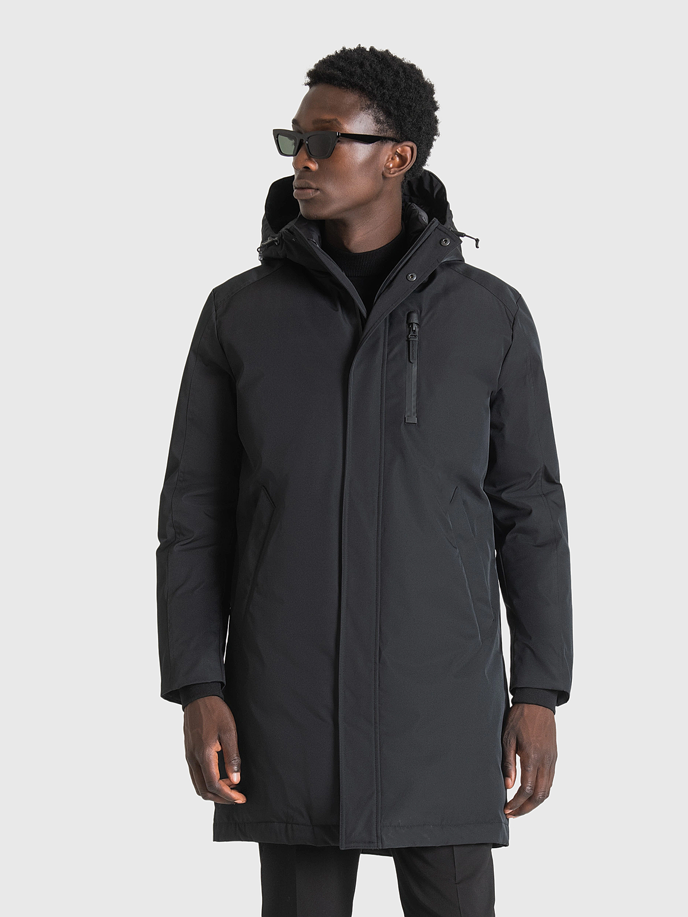 Black puffer jacket brand ANTONY MORATO —