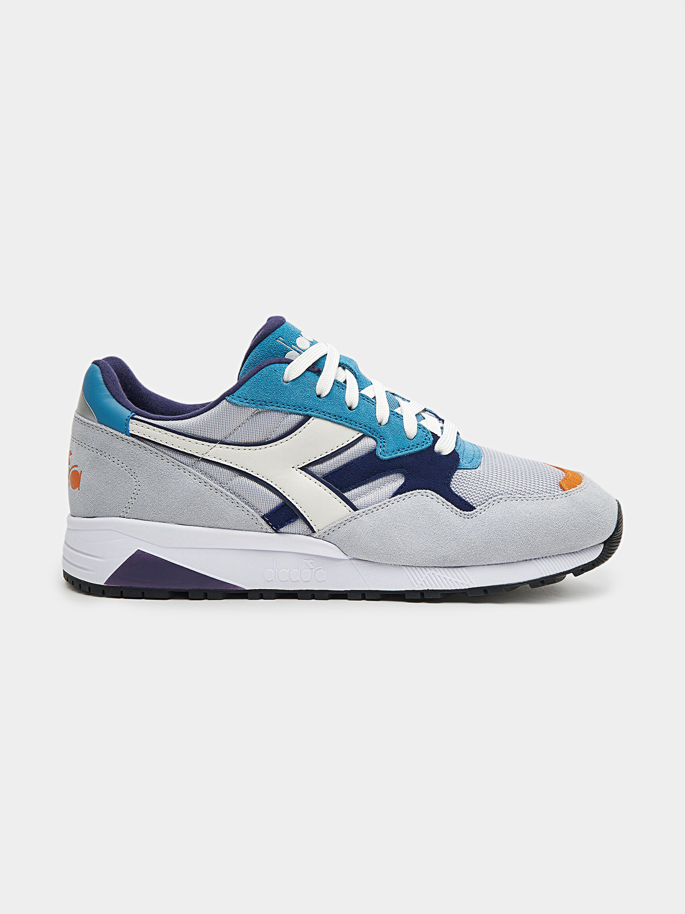 N902 sneakers brand DIADORA — Globalbrandsstore.com/en