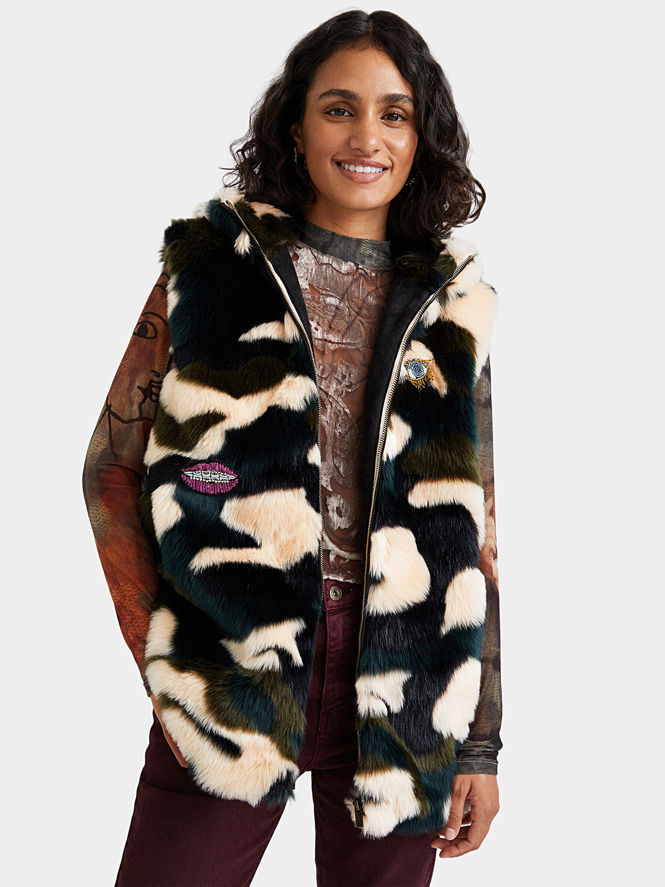 Hooded faux fur vest with zip brand DESIGUAL Globalbrandsstore en