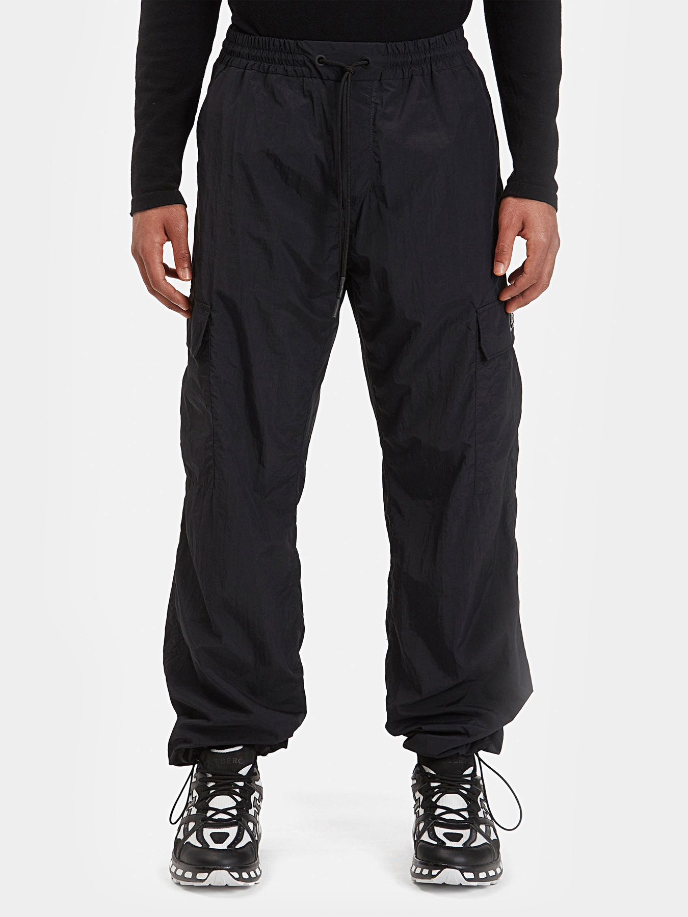 Sports cargo pants brand ICEBERG —